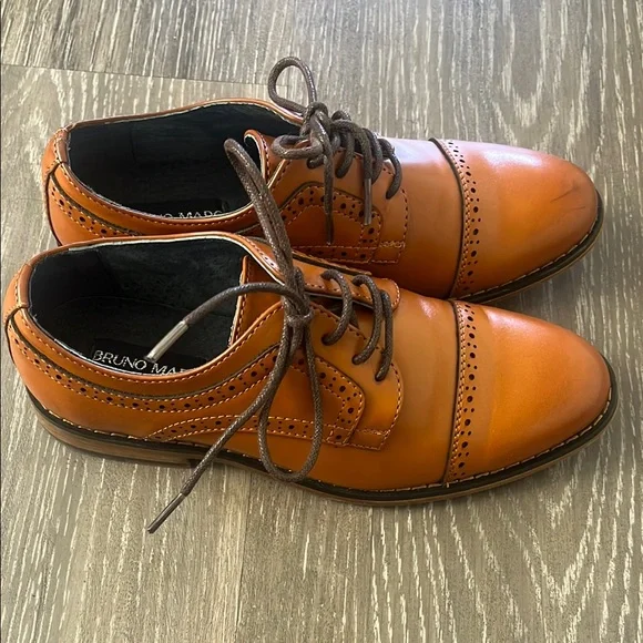 Bruno Magli Men's Brown Leather Derbys - Picture 2 of 6